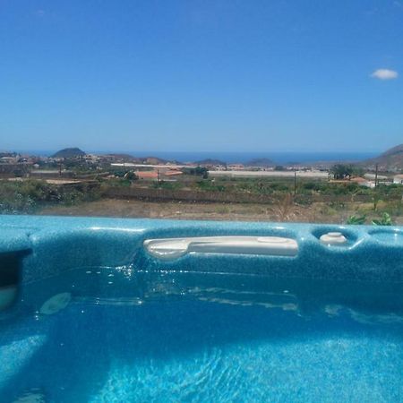 Villa Albe, Jacuzzi Con Vistas Al Mar Арона Екстер'єр фото